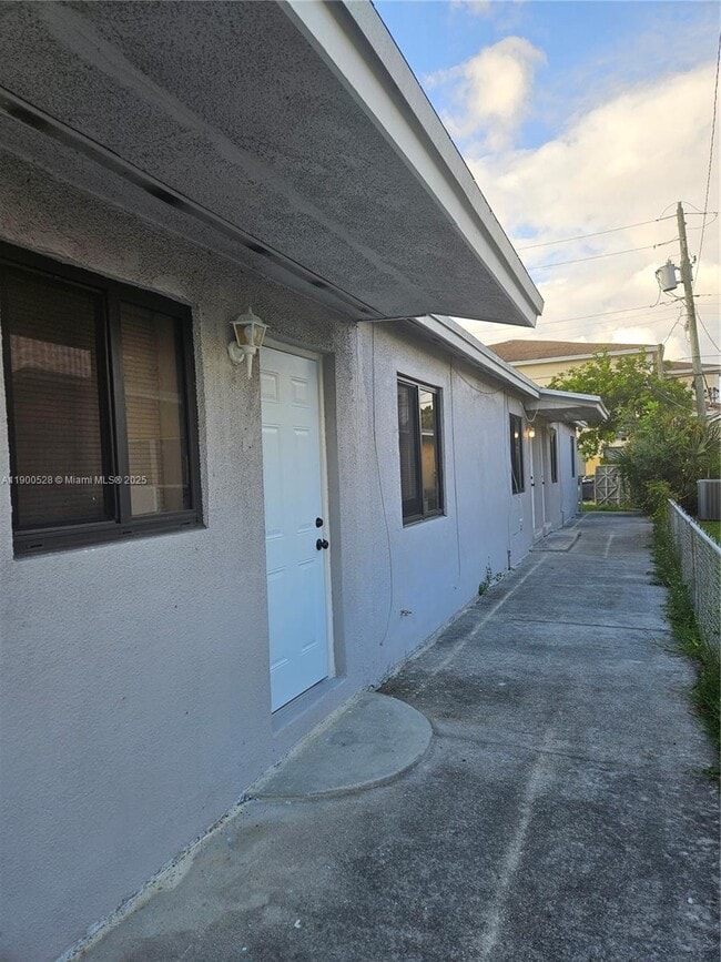 Building Photo - 2245 Freedom St Unit 1