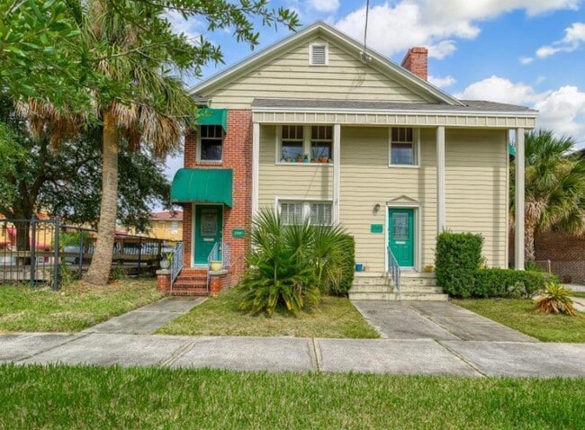 Building Photo - 2589 Park St Unit 2589