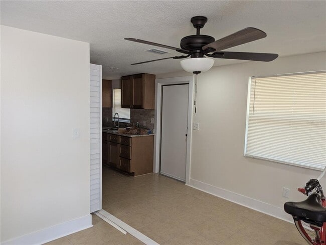 Photo - 8104 N 18th St