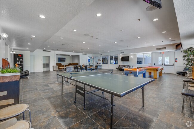 CLUBHOUSE - The Flats at Granite Reef