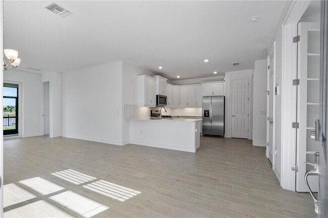 43847 Blue Heron Ln