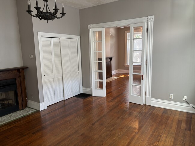 Photo - 1109 Russell St Unit 1