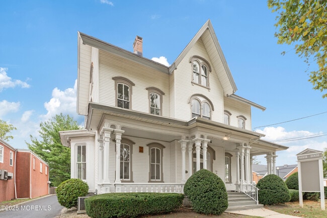 Building Photo - 64 W Main St Unit D