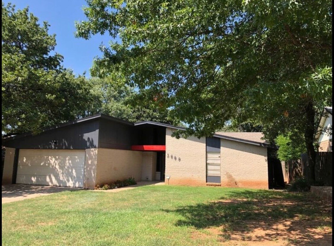3/2 Single Family Home in Edmond - 3609 NE 142nd Ct (Edmond, OK)