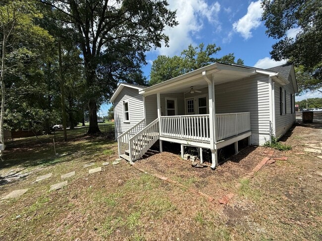 Photo - 317 W Main St