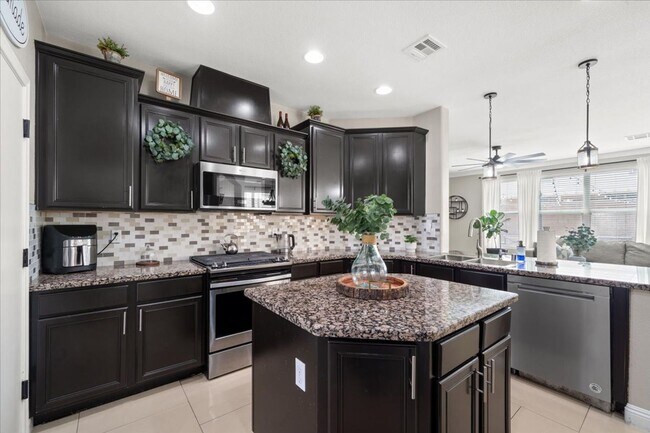 Photo - Luxurious, Exceptional Entertaining 5 Bedroom Home Featuring Expansive Indoor-Outdoor Living