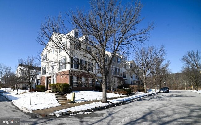 Photo - 1910 Cavalier Ln