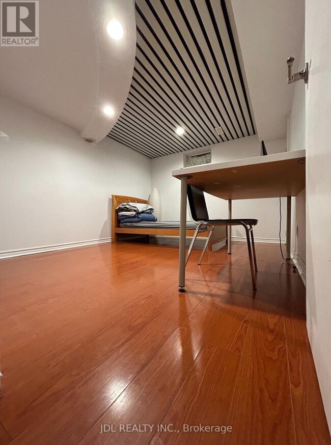 Photo - 44 Glencoyne Crescent