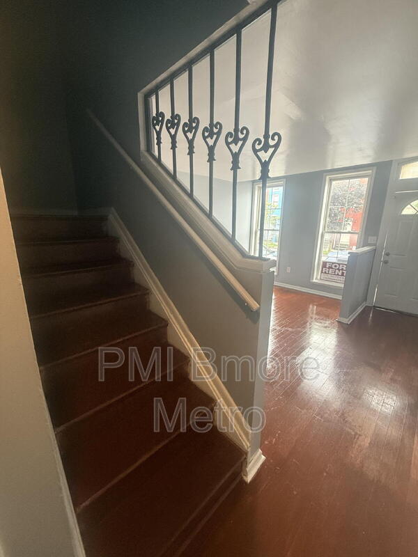 Photo - 922 W Lombard St