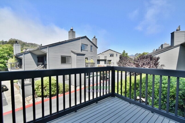 Photo - 40 Cypress Pl