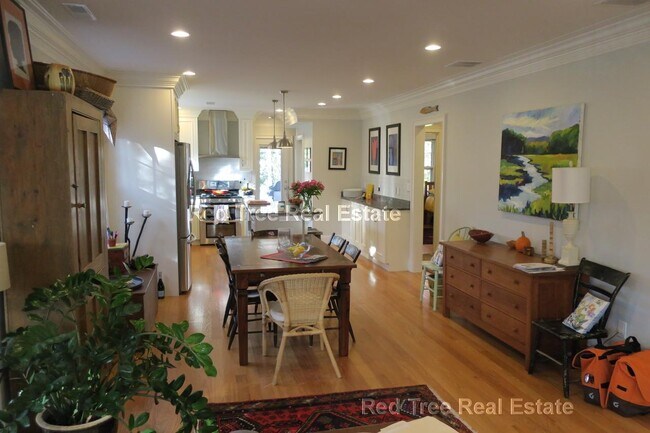 279-281 Walnut St