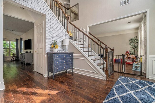 Photo - 317 Andridge Ct NW
