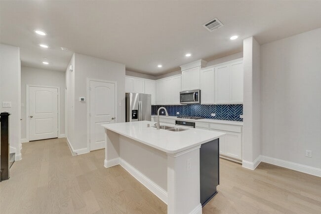 Photo - 7853 Sunset Blvd