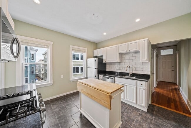 Photo - 89 Train St Unit 2