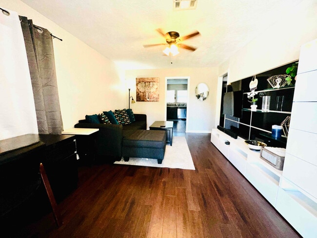 Photo - 1607 NW Taylor Ave