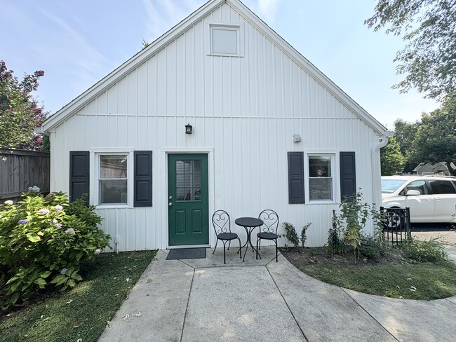 Building Photo - 2001 N Emerson St Unit Cottage Rental