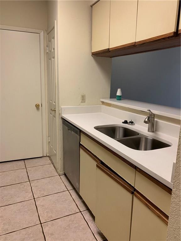 Photo - 807 W 25th St Unidad 103