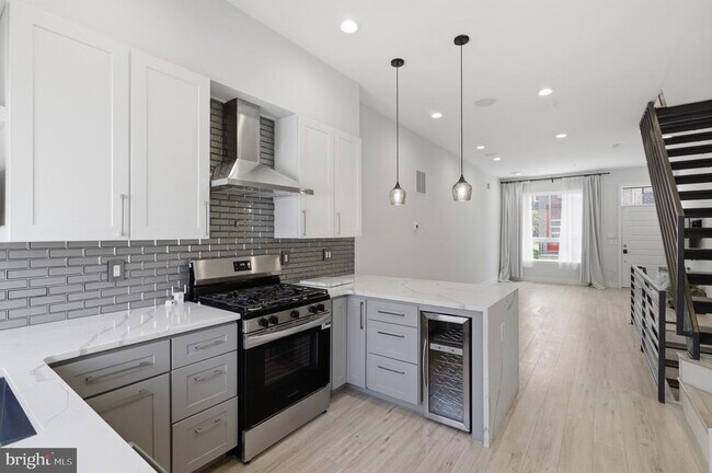 Photo - 1448 N Myrtlewood St