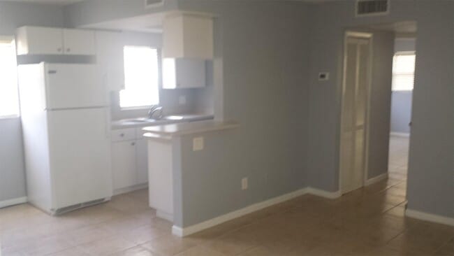 Photo - 225 5th Ave NE