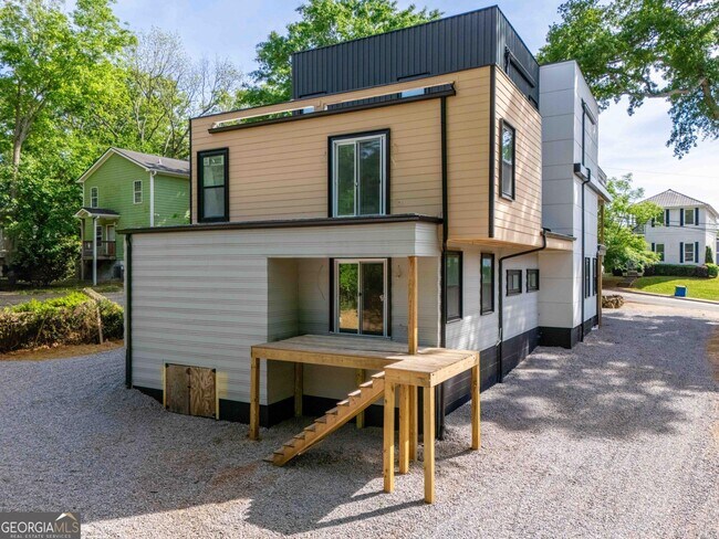 Photo - 1465 E Broad St