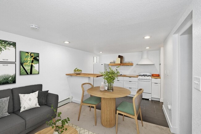 Stylish Governors' Park 1 bed/1 bath apartment near Cherry Creek Trail