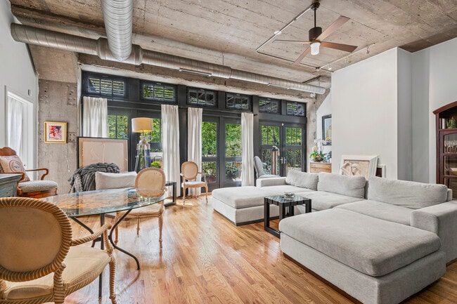 Photo - 1070 W 15th St Unit 147