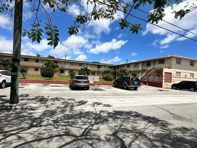 Photo - 2651 NW 13th St Unit 41