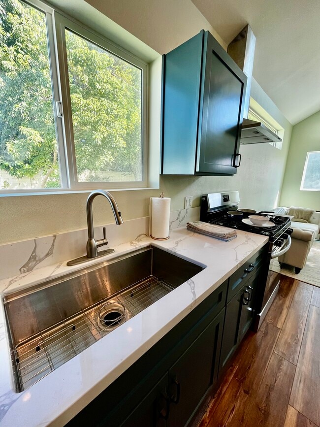 22149 Cohasset St Unit 22151