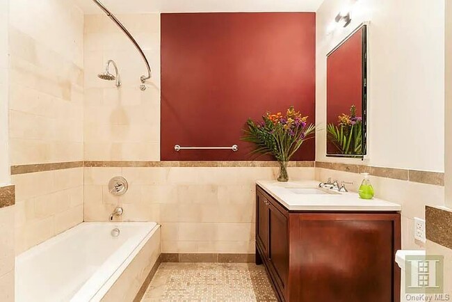 Photo - 1 Hanson Pl Unit 0