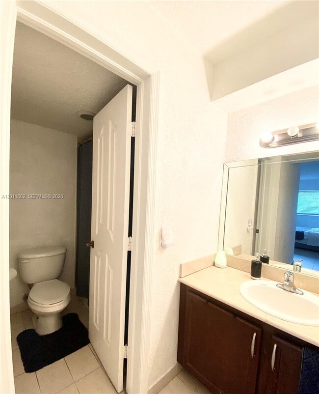 Photo - 445 SW 11th St Unidad 107