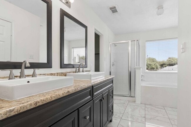Photo - 10418 Iris Lake Ct