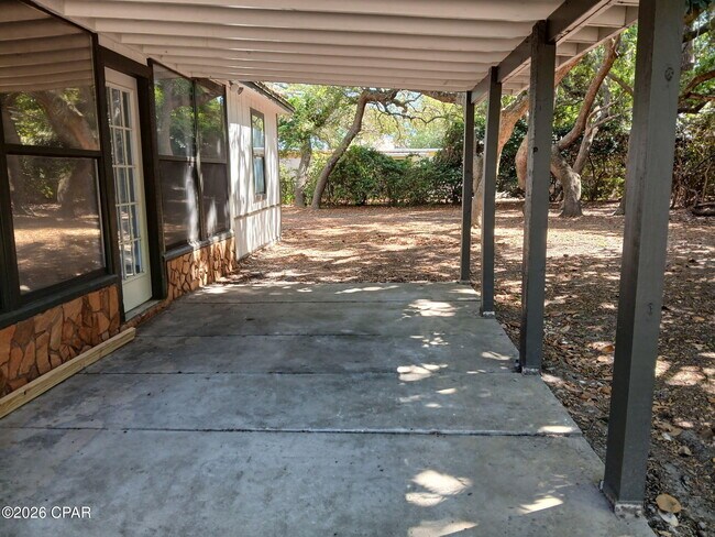 Photo - 1825 Watkins Ave