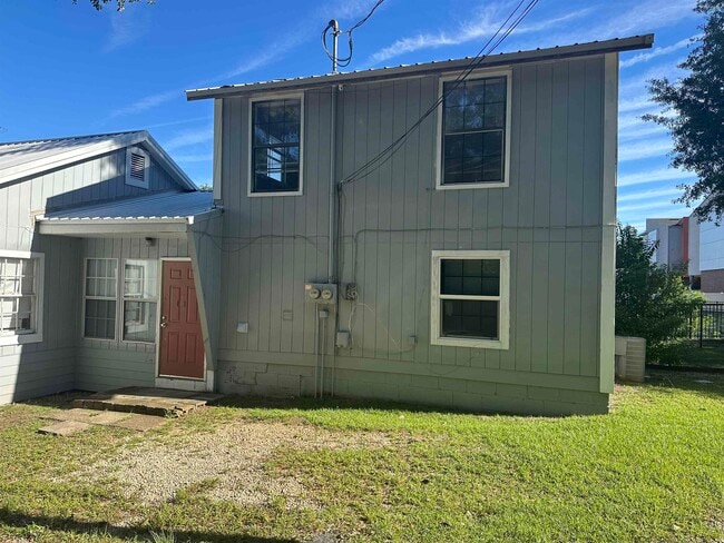 Building Photo - 229 S Lipona Rd