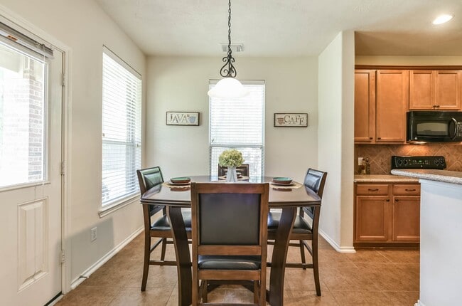 Photo - 14 Harbinger Ct