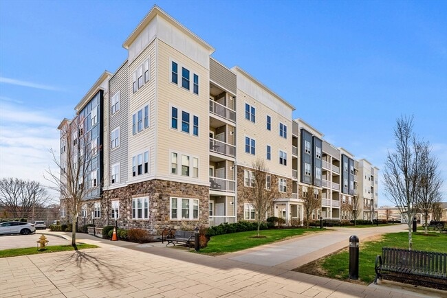 Building Photo - 130 University Ave Unit 1312