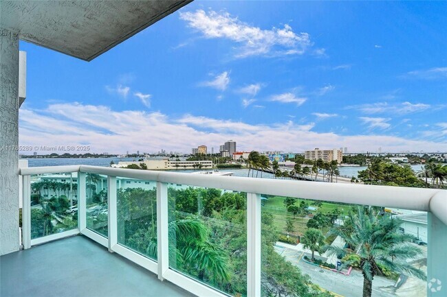 Building Photo - 7900 Harbor Island Dr Unit 613 Rental