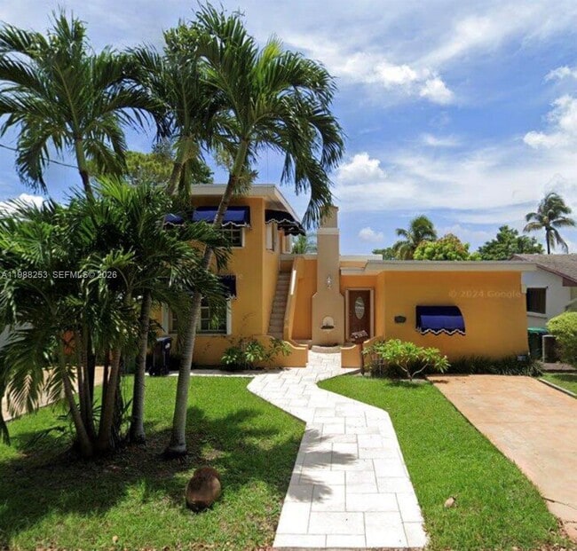 Building Photo - 4472 SW 9th Ln Unit 1