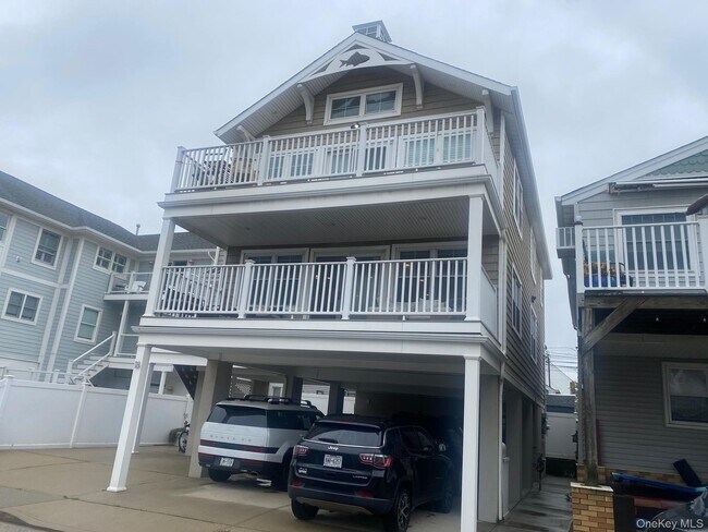 Photo - 18 Tennessee Ave Unit Lower