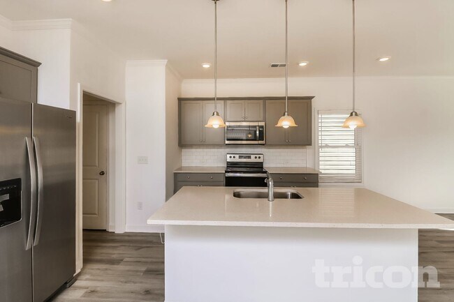 Photo - 165 E Rdg Wy