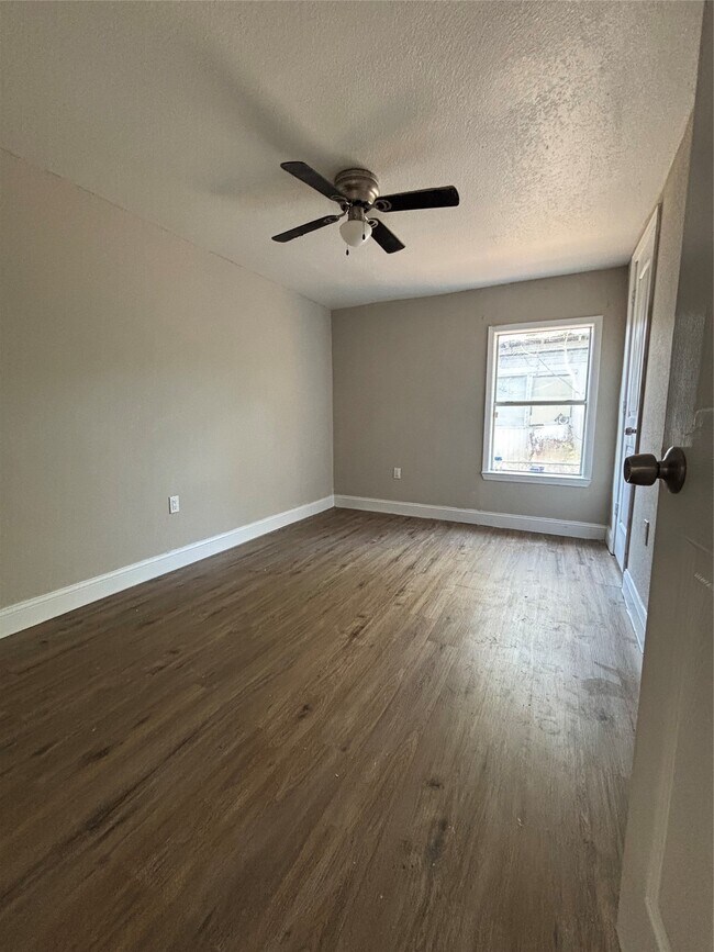 Photo - 4106 Darby St