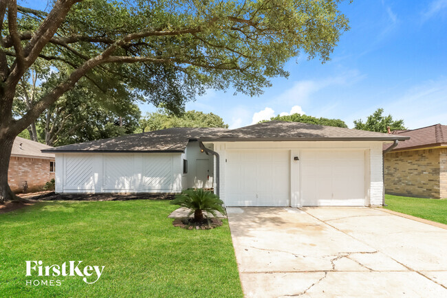 Building Photo - 2515 N Spring Dr Rental