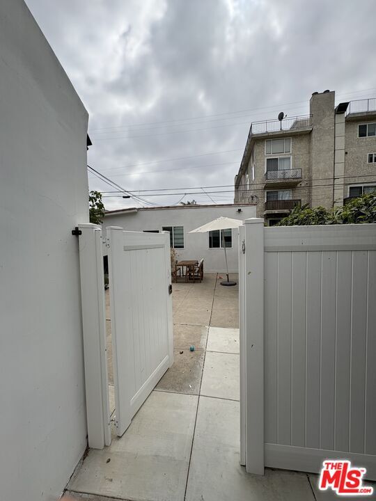 Photo - 816 N McCadden Pl