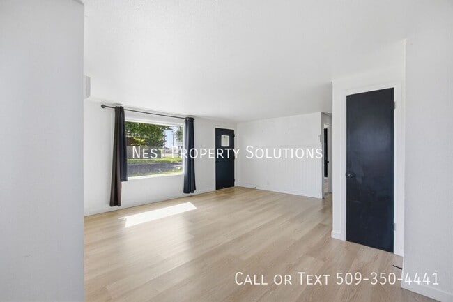 Photo - 11 Ivy St NE