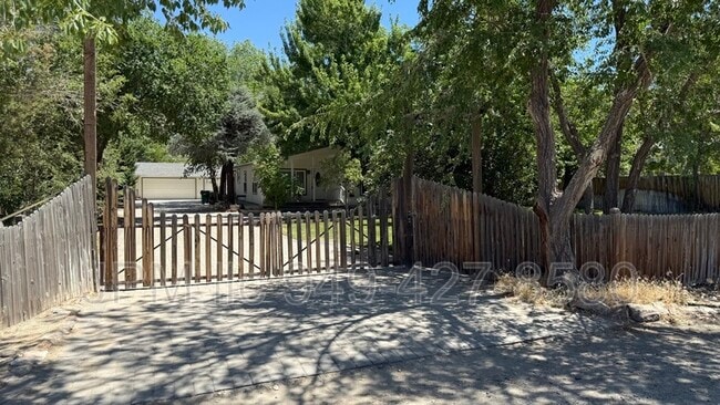 Photo - 15550 Bonanza Ln House