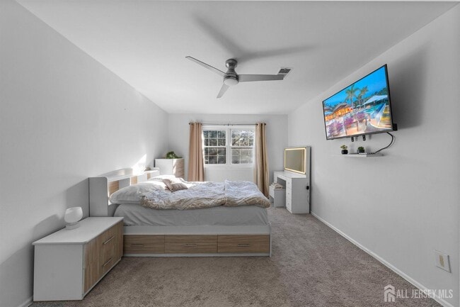 Photo - 125 College Dr