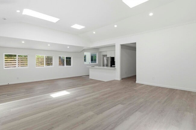 Photo - 2836 Kilkare Rd
