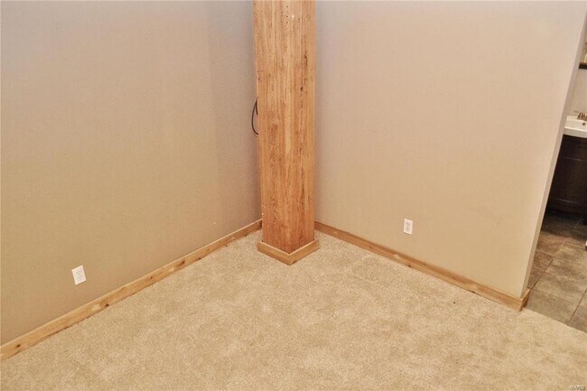 Original Timber Columns - 507 N 13th St Unit 407