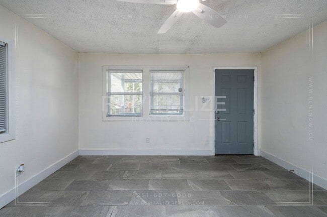 Photo - 3 BR 2 BA Home with Fenced Yard & Carport