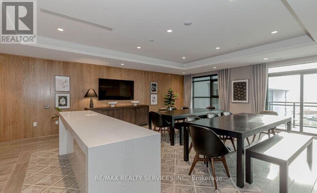 Photo - 480 Gordon Krantz Ave Unit 402