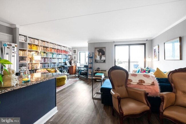 Photo - 200 Lombard St Unidad 703